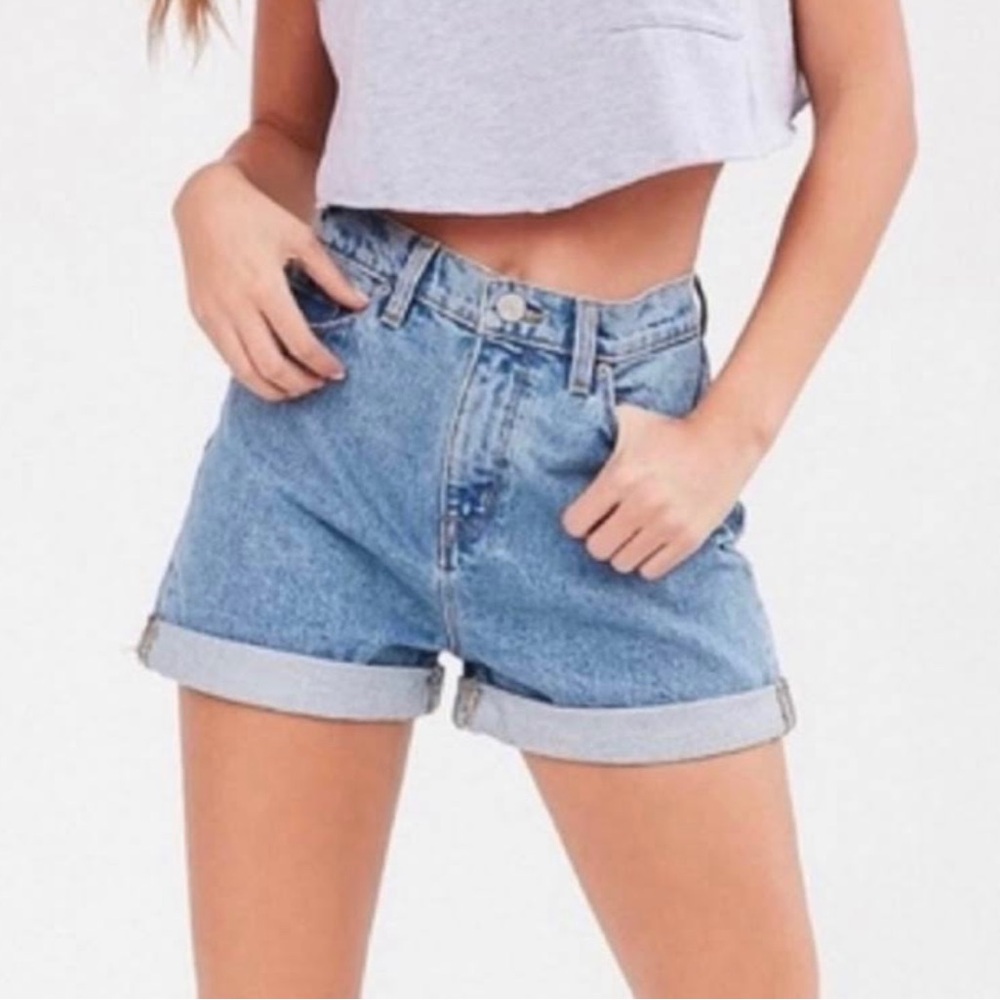 BDG UO Mom High Rise Denim Short, W:27, Medium Wash. To small to fit :(